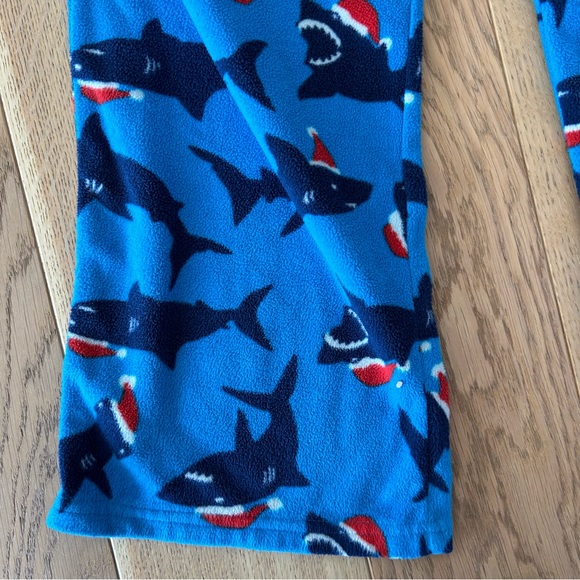 GAP Kids Shark Fleece Pajama Pants - Picture 3 of 11